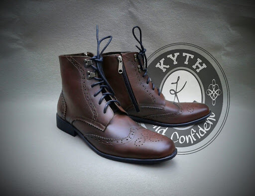 Wingtip Boots dari Kythshoes dengan warna cokelat ashy